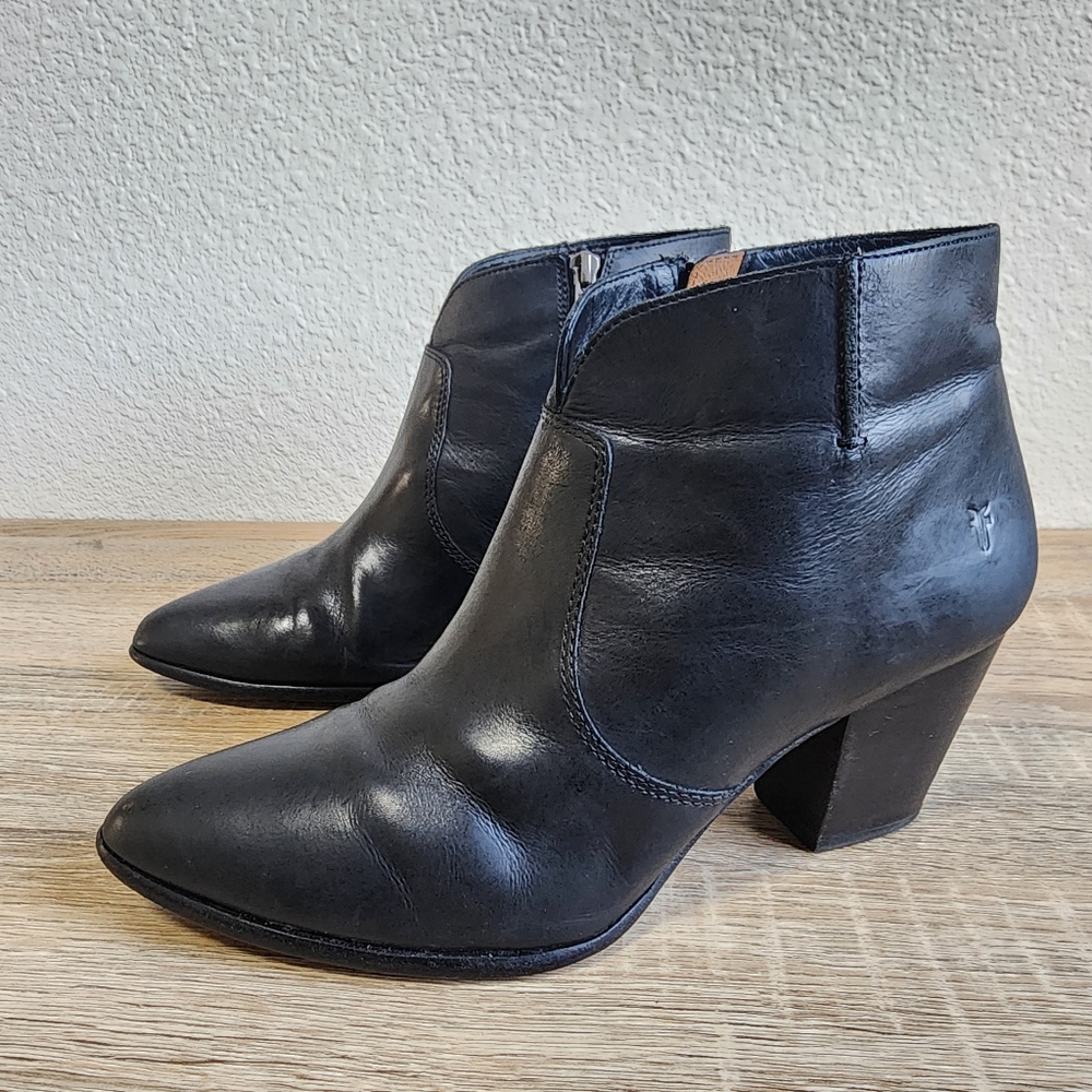 FRYE Black Leather Ankle Zip Boots 10 M - Picture 2 of 16